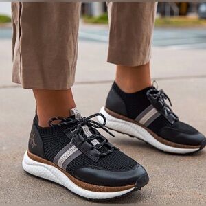 NEW OTBT Speed Sneakers Black Knit Leather Travel Sneakers Platform Lug Sole 7.5